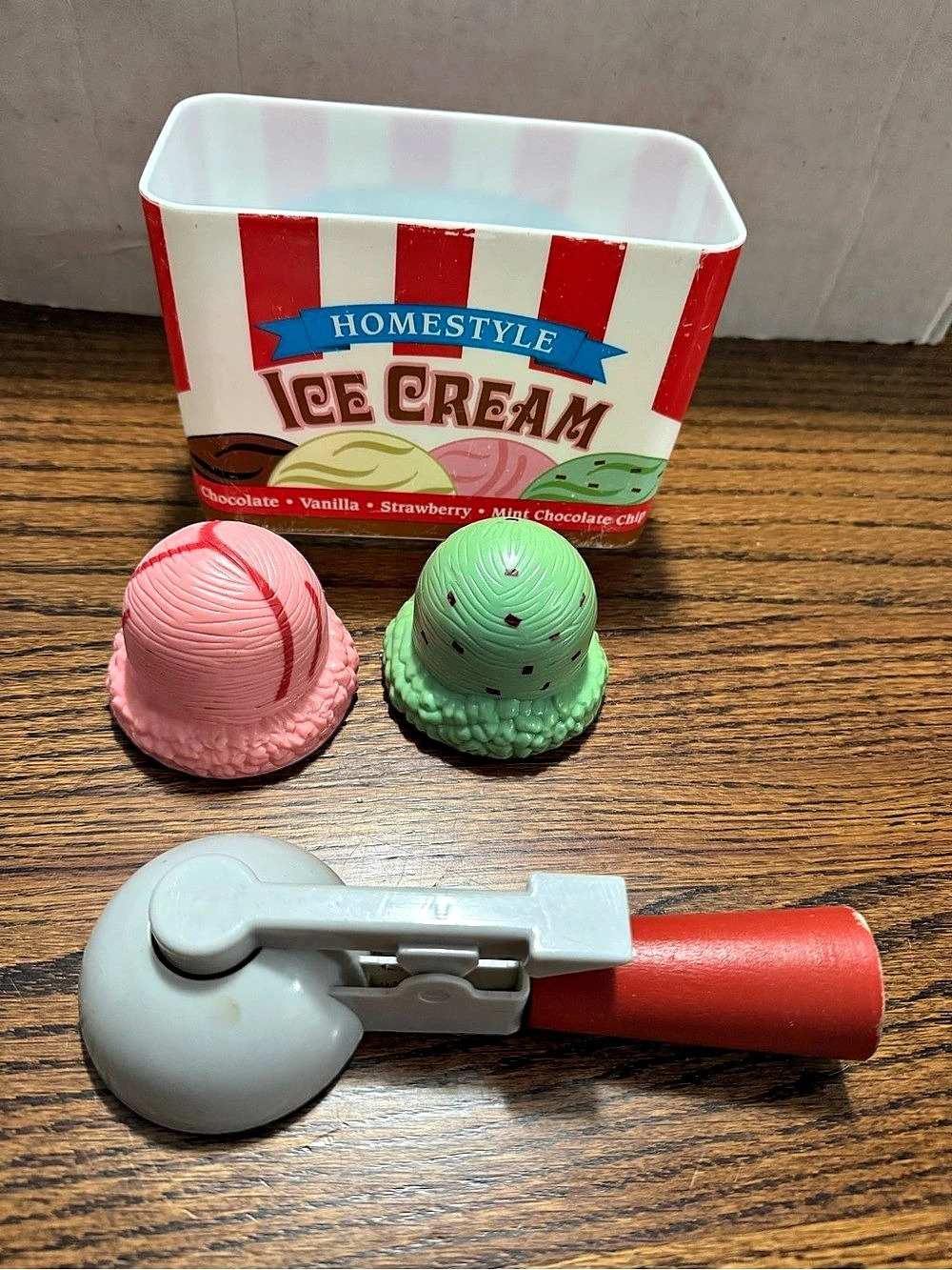 Melissa & Doug Homestyle Ice Cream Set / Scoop & Stack Ice Cream replacement pie